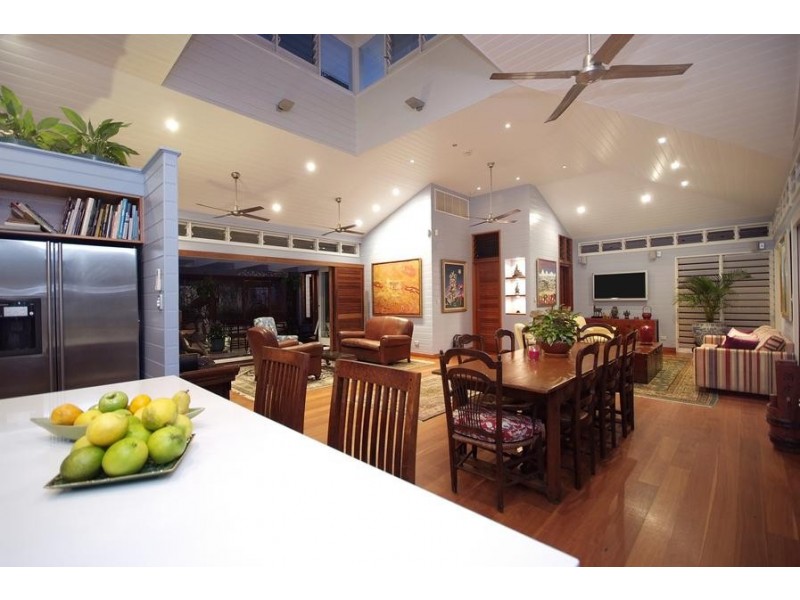 8 – 10 Peacock Street, Trinity Beach QLD 4879