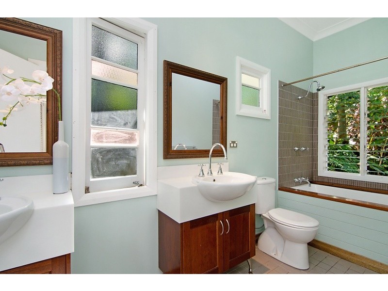 24 Junction Street, Edge Hill QLD 4870