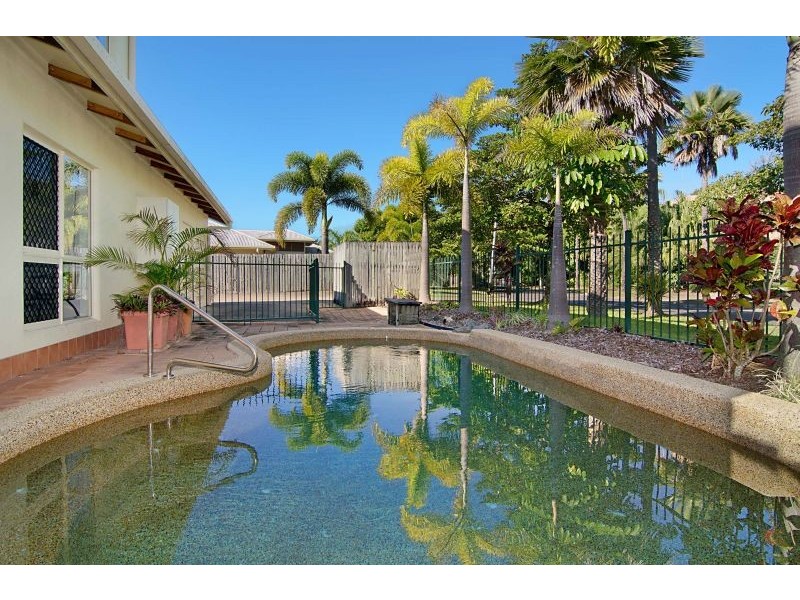 18 Oyster Court, Trinity Beach QLD 4879