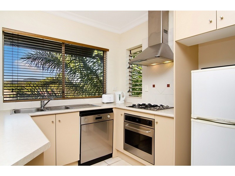Unit 820/2 Greenslopes Street, Cairns North QLD 4870