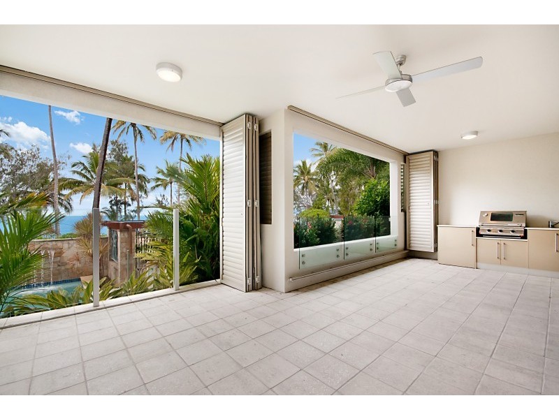 79-83 Williams Esplanade, Palm Cove QLD 4879