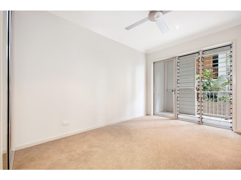 79-83 Williams Esplanade, Palm Cove QLD 4879