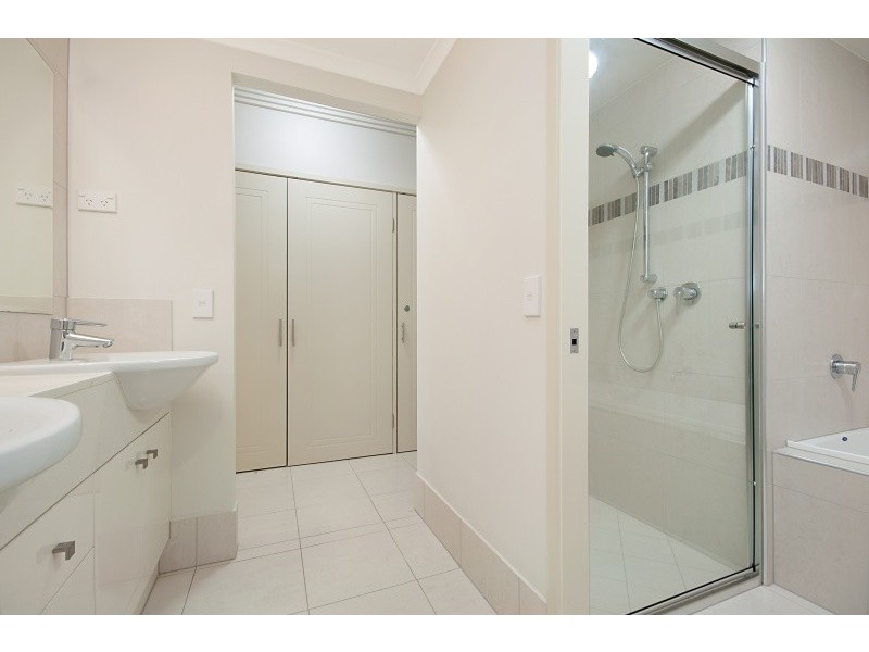 79-83 Williams Esplanade, Palm Cove QLD 4879
