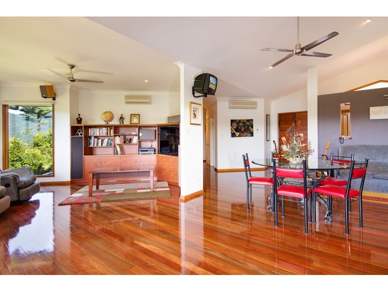 8 Kirrima Court, Redlynch QLD 4870