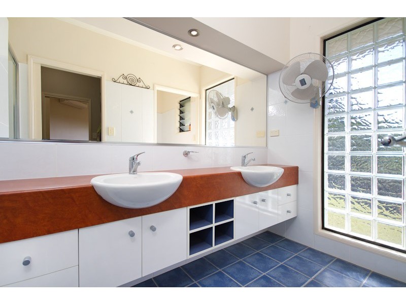 8 Kirrima Court, Redlynch QLD 4870