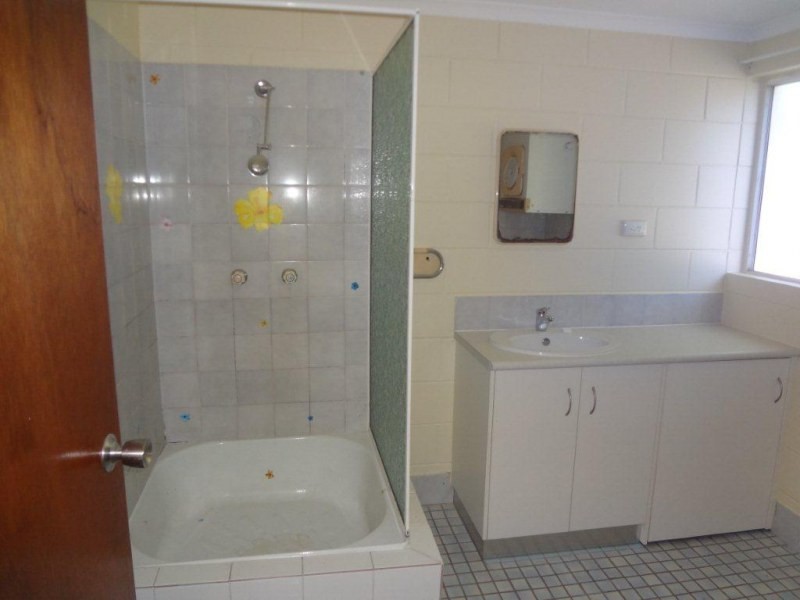 Unit 19/52 Pease Street, Cairns QLD 4870