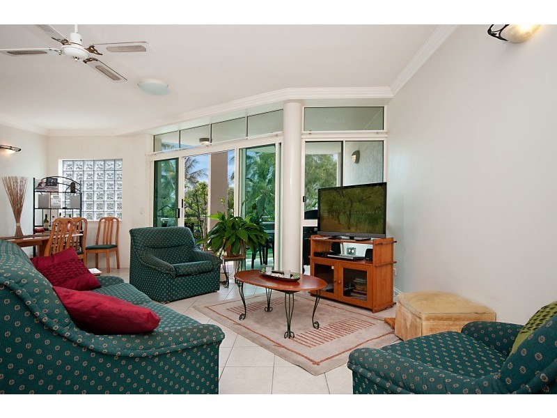 27 Sims Esplanade, Yorkeys Knob QLD 4878