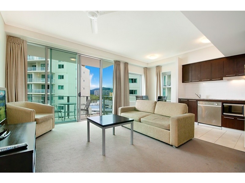 Unit 709/101 – 105 The Esplanade, Cairns QLD 4870