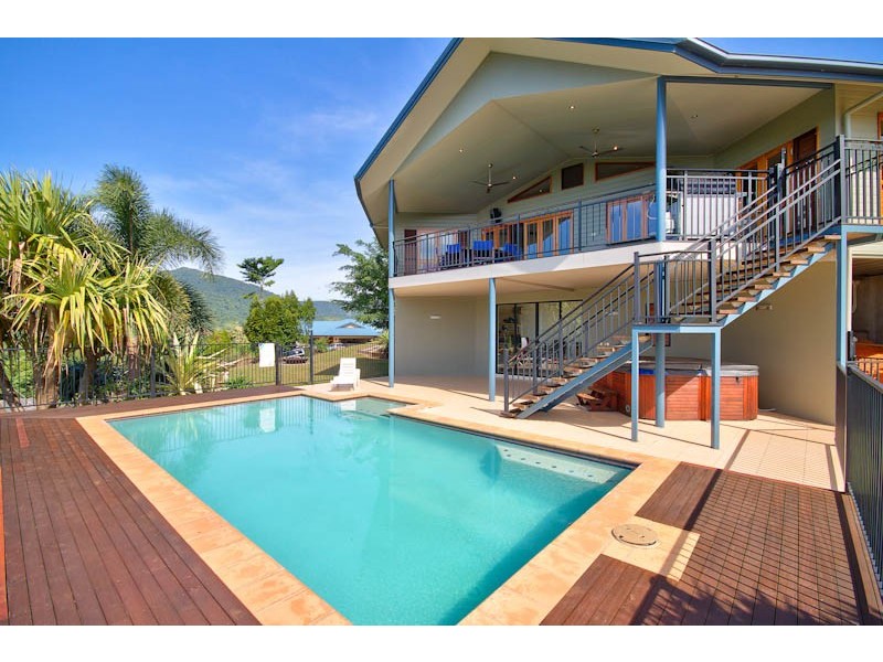 8 Kirrima Court, Redlynch QLD 4870