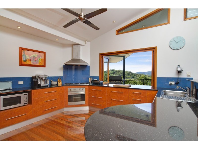 8 Kirrima Court, Redlynch QLD 4870