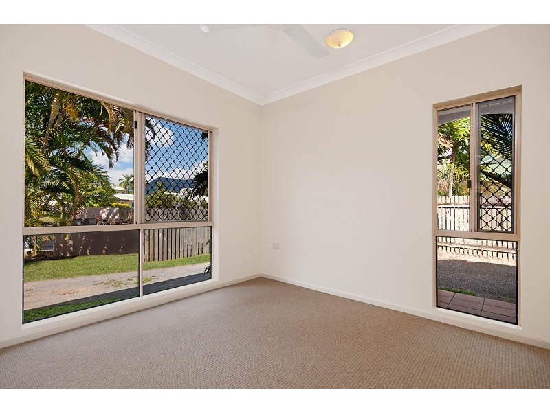Unit 1/5 Ingham Court, Mooroobool QLD 4870