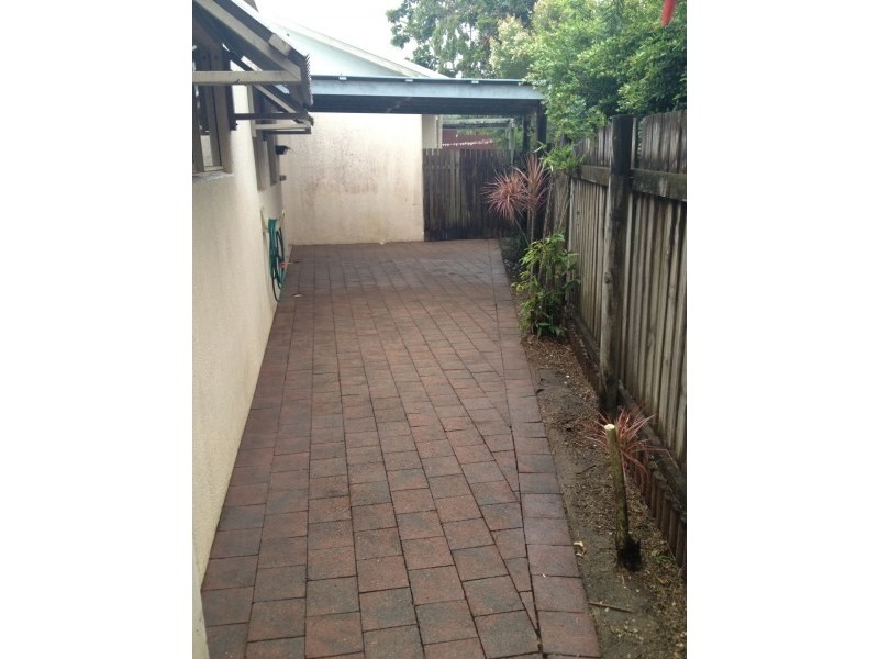 Unit 1/5 Ingham Court, Mooroobool QLD 4870