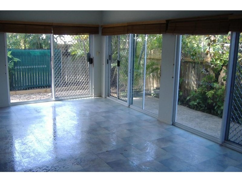 8 Rainy Mountain Place, Smithfield QLD 4878