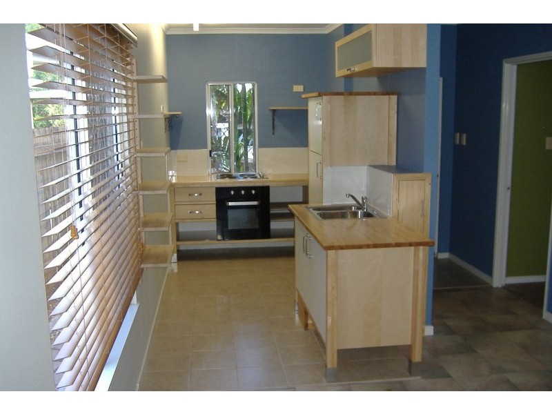 8 Rainy Mountain Place, Smithfield QLD 4878