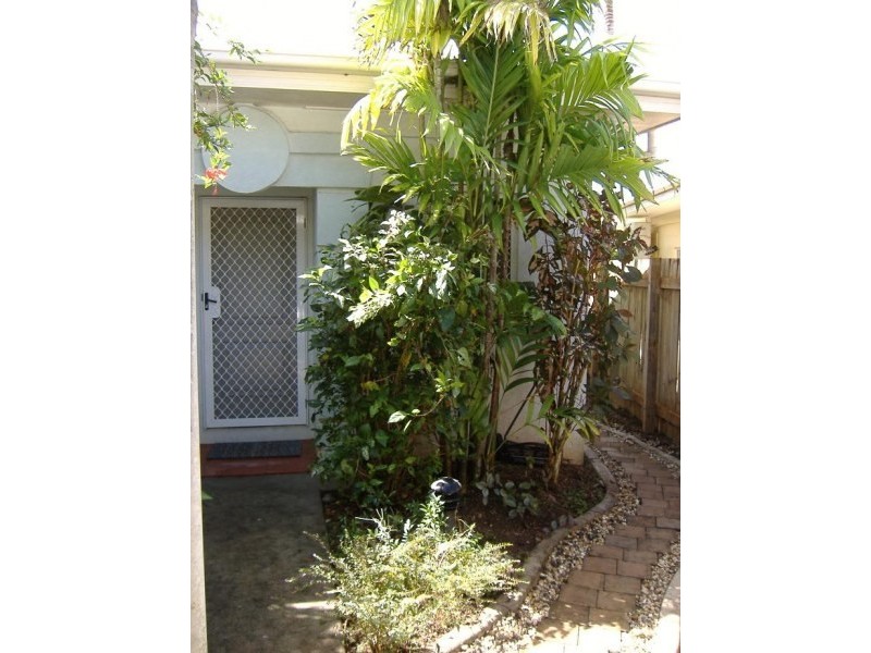 8 Rainy Mountain Place, Smithfield QLD 4878