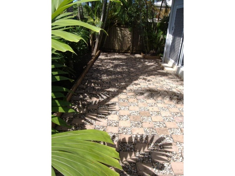 8 Rainy Mountain Place, Smithfield QLD 4878