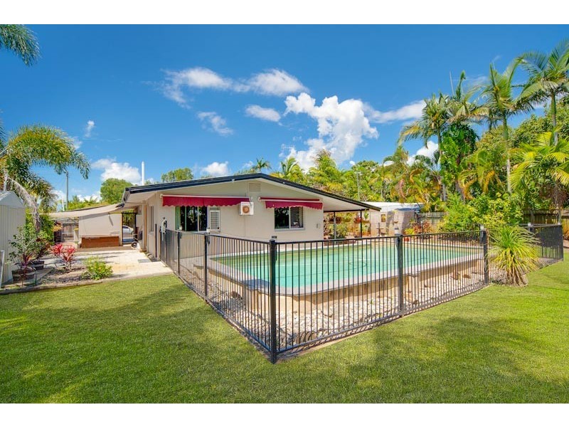 7 Cassava Street, Holloways Beach QLD 4878