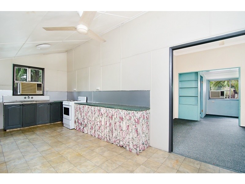 7 Pease Street, Cairns QLD 4870