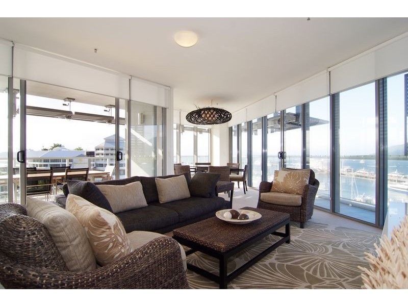 Unit 35/1 Marlin Parade  Harbour Lights, Cairns City QLD 4870