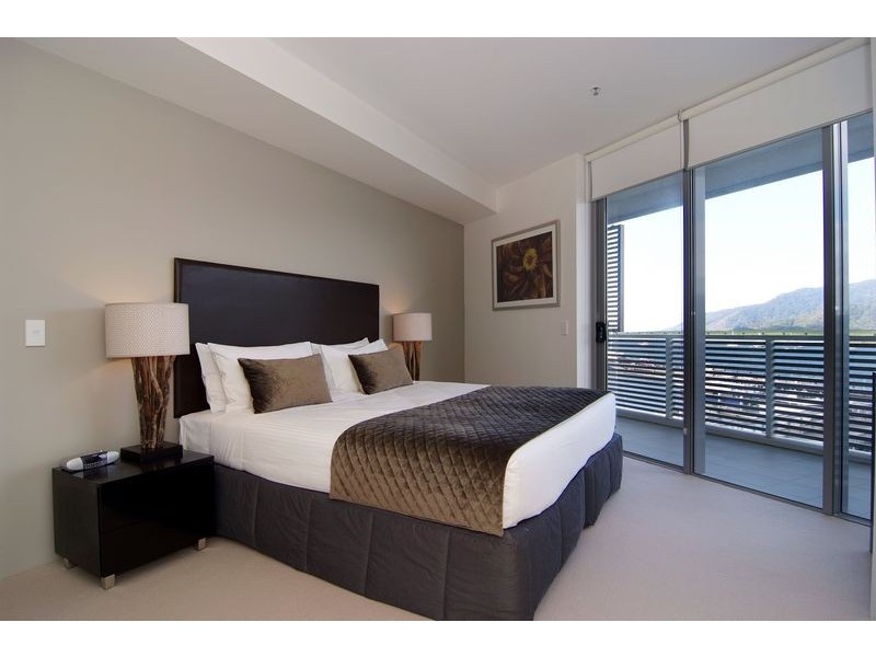 Unit 35/1 Marlin Parade  Harbour Lights, Cairns City QLD 4870
