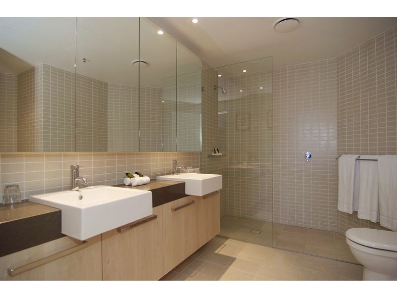 Unit 35/1 Marlin Parade  Harbour Lights, Cairns City QLD 4870