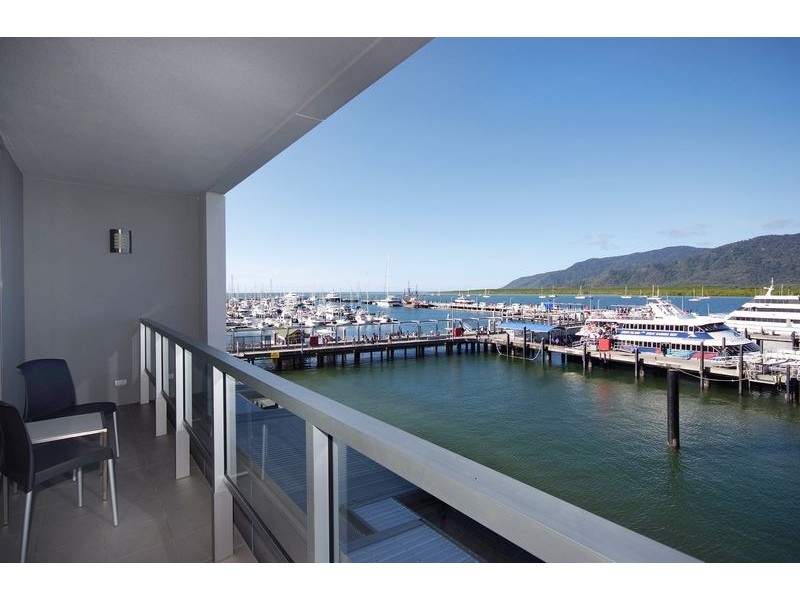 Unit 304 /1 Marlin Parade, Cairns City QLD 4870