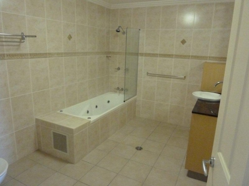 Unit 404/3 Abbott Street, Cairns City QLD 4870
