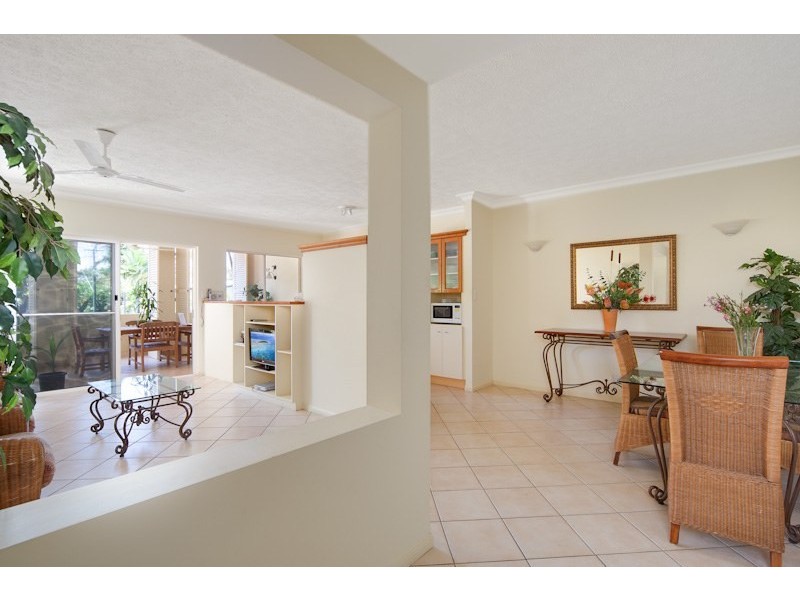 Unit 507/2 Greenslopes Street, Cairns North QLD 4870