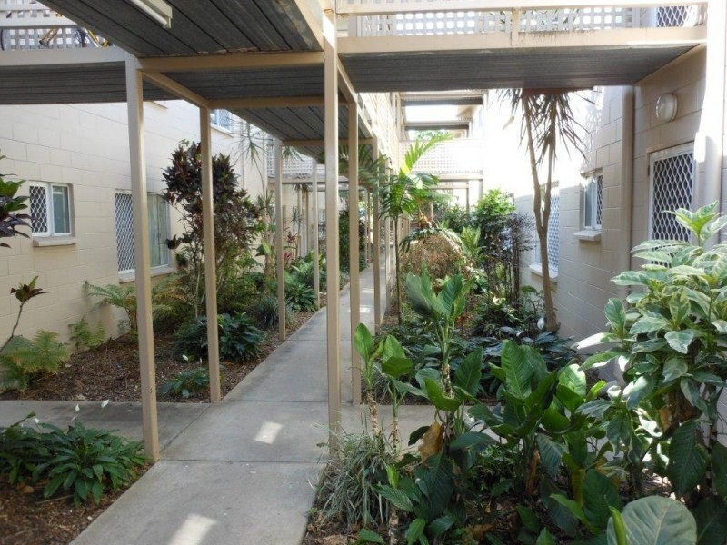 Unit 6/7-9 Charlotte Street, Cairns QLD 4870