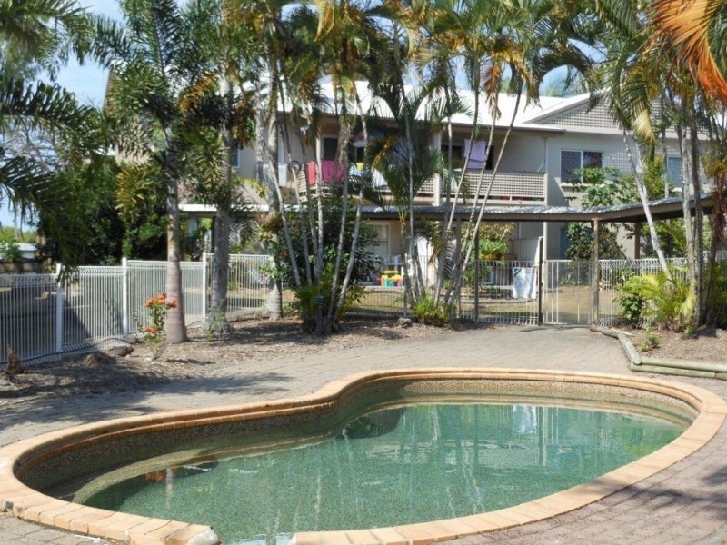 Unit 6/7-9 Charlotte Street, Cairns QLD 4870