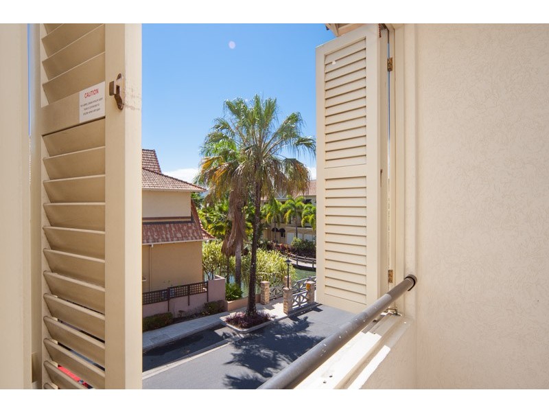 Unit 913/2 Greenslopes Street, Cairns North QLD 4870