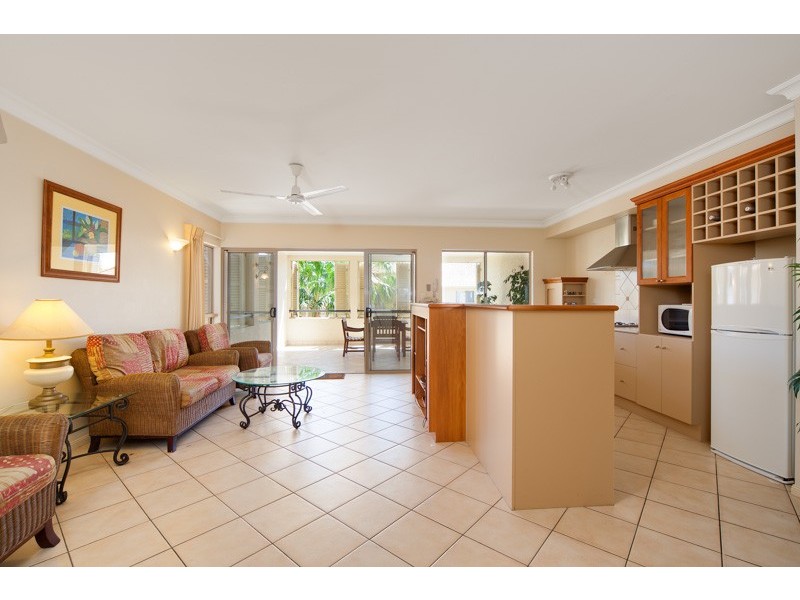 Unit 913/2 Greenslopes Street, Cairns North QLD 4870
