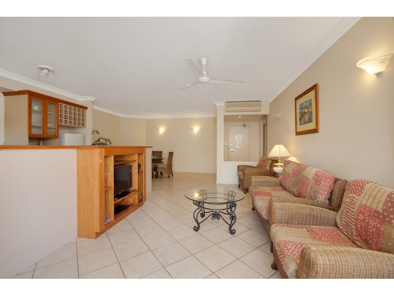 Unit 913/2 Greenslopes Street, Cairns North QLD 4870