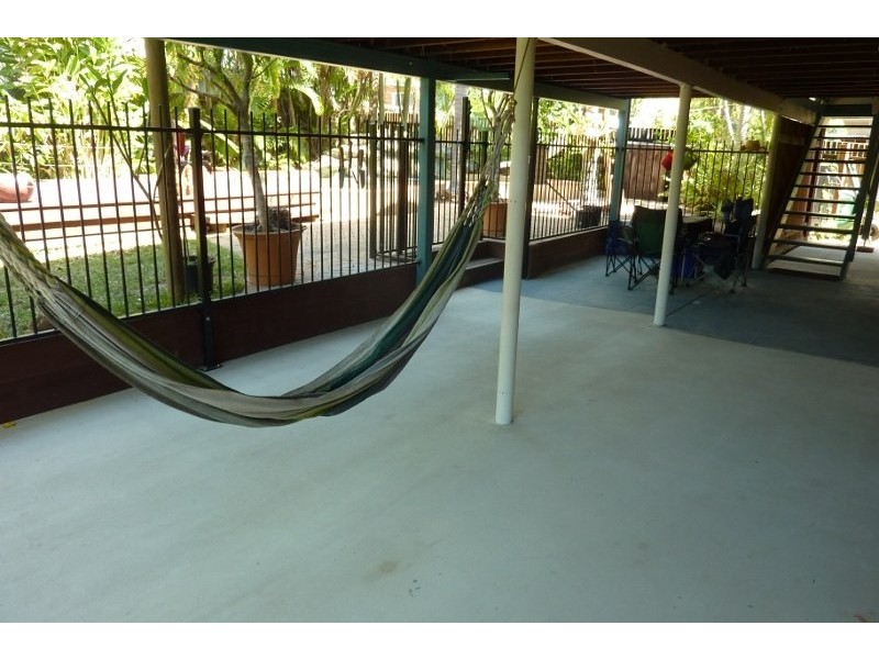 11 Avon Street Street, Stratford QLD 4870