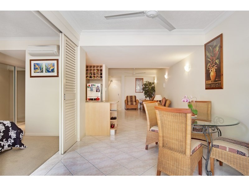 Unit 1610/2 Greenslopes Street, Cairns QLD 4870