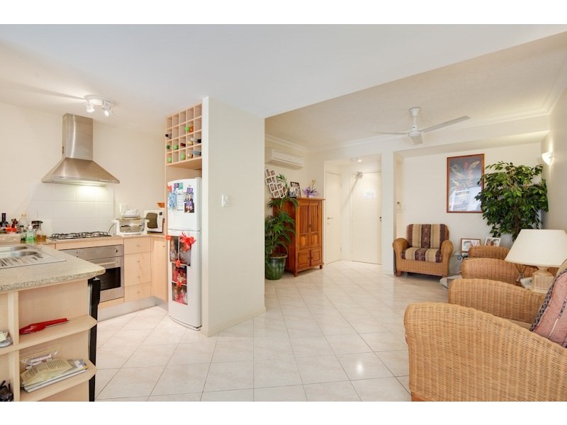 Unit 1610/2 Greenslopes Street, Cairns QLD 4870
