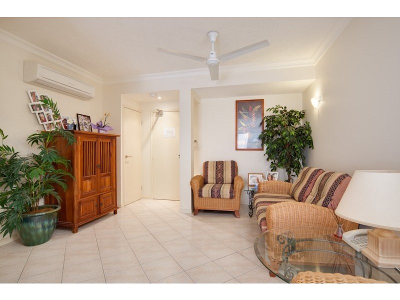Unit 1610/2 Greenslopes Street, Cairns QLD 4870