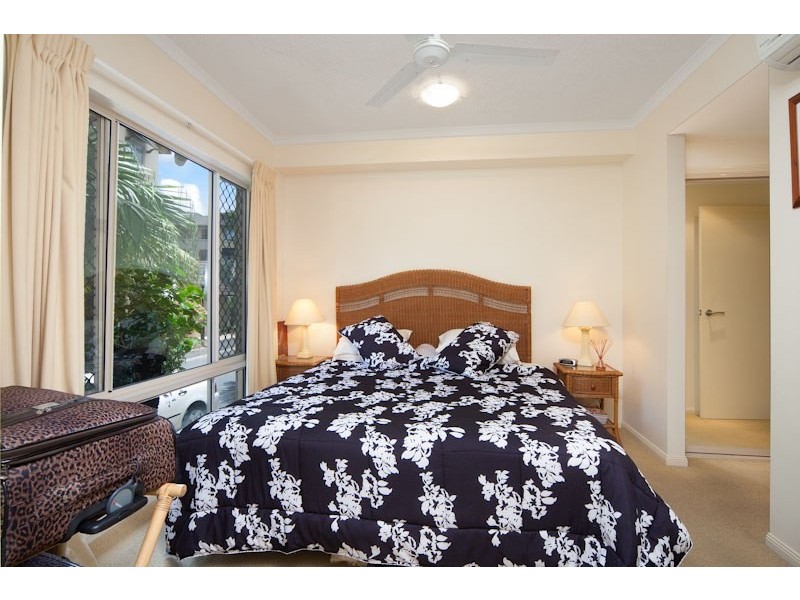 Unit 1610/2 Greenslopes Street, Cairns QLD 4870