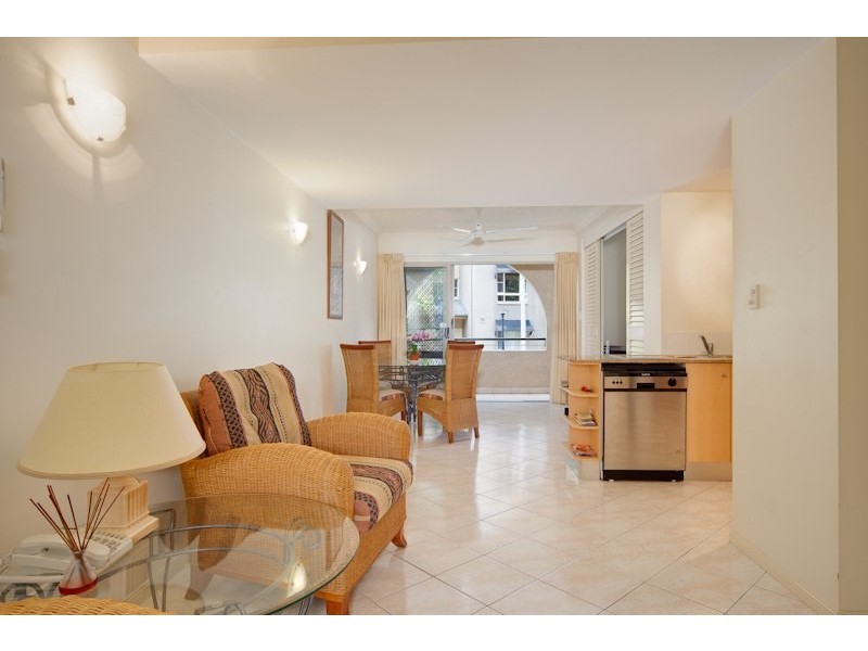 Unit 1610/2 Greenslopes Street, Cairns QLD 4870