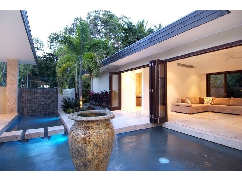 2 / 2 – 12 Reef Street, Port Douglas QLD 4877