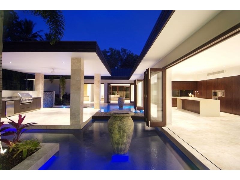 2 / 2 – 12 Reef Street, Port Douglas QLD 4877