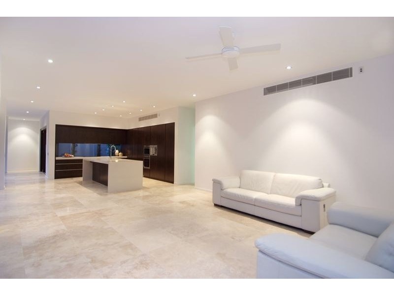 2 / 2 – 12 Reef Street, Port Douglas QLD 4877