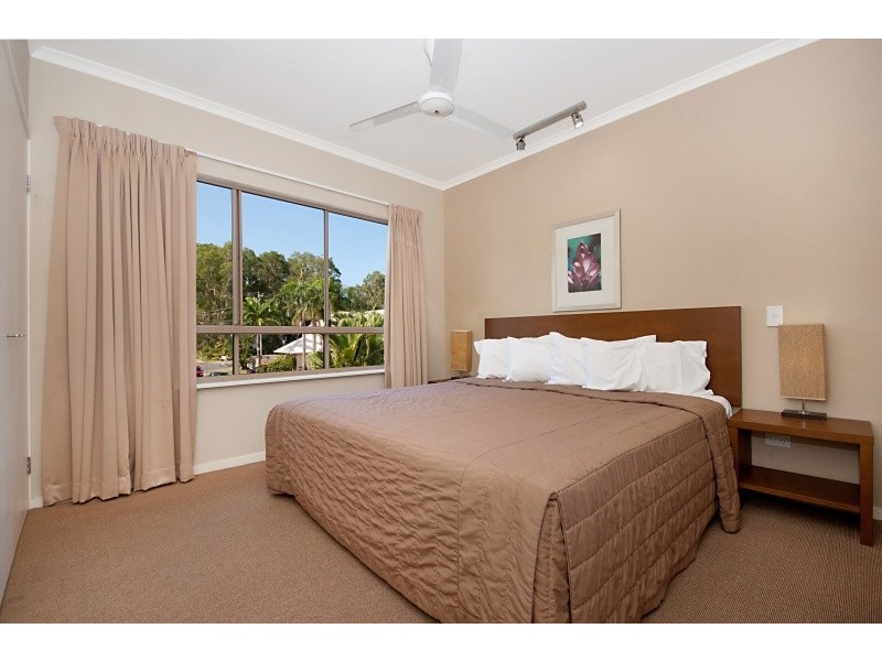 49 Williams Esplanade, Palm Cove QLD 4879