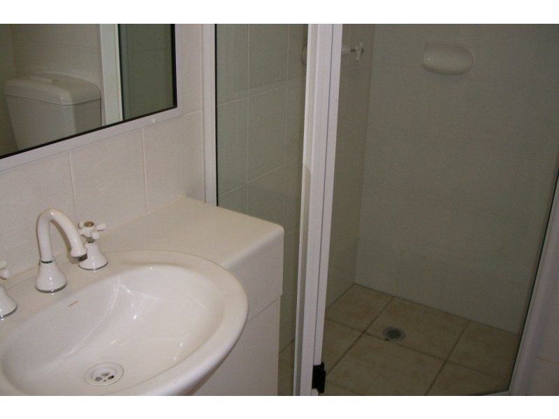 Unit 42/8 Munro Terrace, Mooroobool QLD 4870