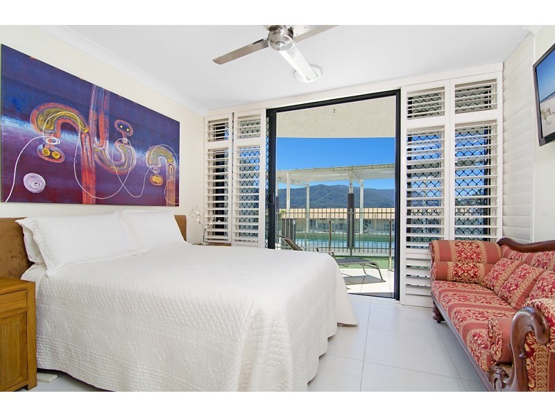 Unit 304/25 Wharf Street, Cairns City QLD 4870