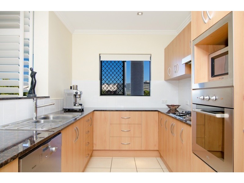 Unit 304/25 Wharf Street, Cairns City QLD 4870