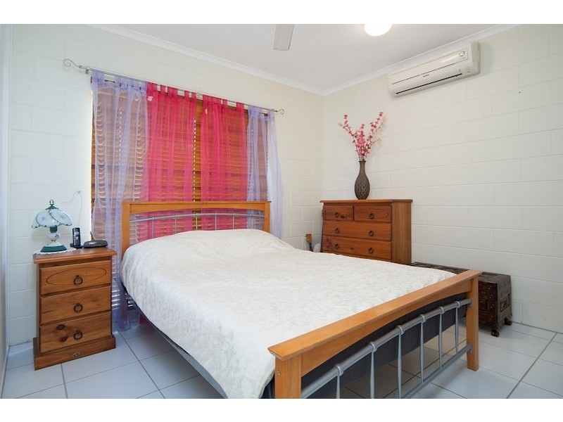 Unit 2/5 Julia Percy Close, Bentley Park QLD 4869