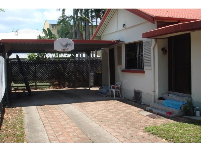 3 Thomas Street, Cairns QLD 4870