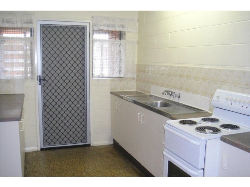 Unit 3/44 Dalton Street Street, Westcourt QLD 4870