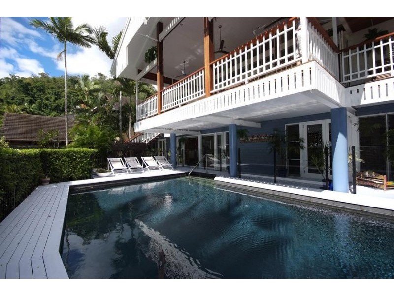 8 – 10 Peacock Street, Trinity Beach QLD 4879